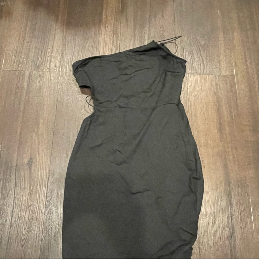 Elegant Black One-Shoulder Dress